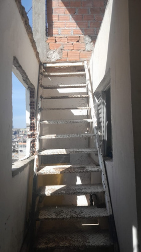Casa De 02 Cômodos - Embu Das Artes/sp