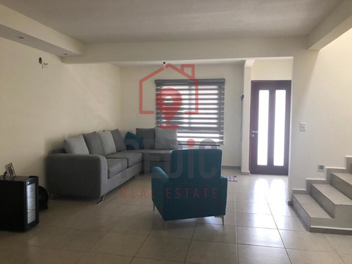 Imagen 2 de 20 de Casa De 3 Hab. En Cumbres De Juriquilla