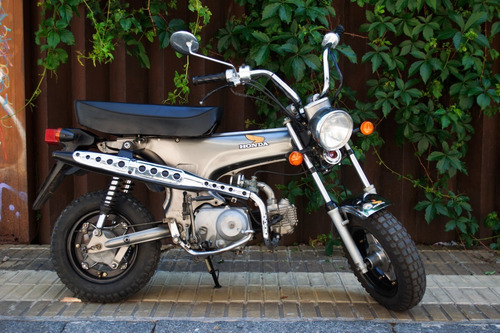 Imagen 4 de 8 de Honda Dax Japón St70 / Con Todos Los Papeles.