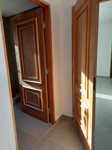 Imagen 12 de 25 de Casa Al Lago En Venta En El Canton!