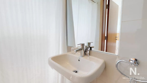 Pent House De 3 Dormitorios En Suite En Edificio Blue Bird , Punta Del Este , Playa Brava