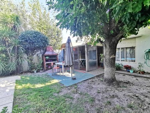 Imagen 13 de 17 de Casa De 3 Dormitorios En Venta En Ringuelet
