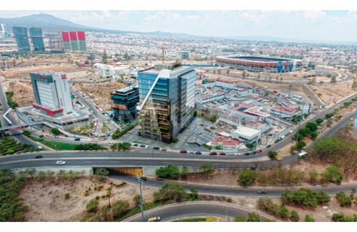 Oficina En Renta En Edificio Torre 57, Colonia Centro Sur, Querétaro