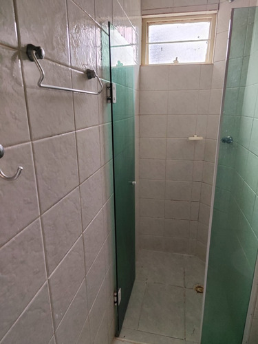 Apartamento Com 2 Quartos , Sala , Cozinha , Banheiro E W.c