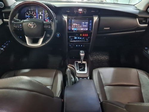 Imagem 8 de 11 de Toyota - Hilux Sw4 2.8 Srx 4x4 16v Turbo Diesel