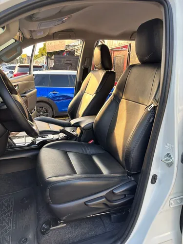Toyota Fortuner Sr 2.4 4x2 At Diesel
