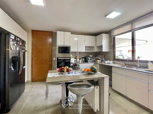Casa En Venta De 4 Dorm. En Lo Barnechea (craighouse)