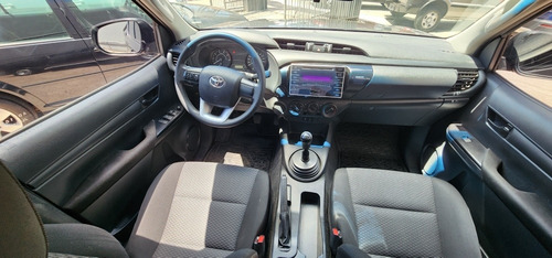 Imagen 4 de 15 de Toyota Hilux 2018 2.4 Cd Dx 150cv 4x2