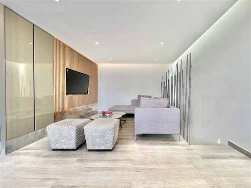 Moderno Penthouse: El Golf