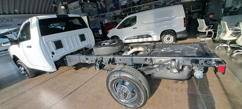 Ram 4000 Chasis Largo