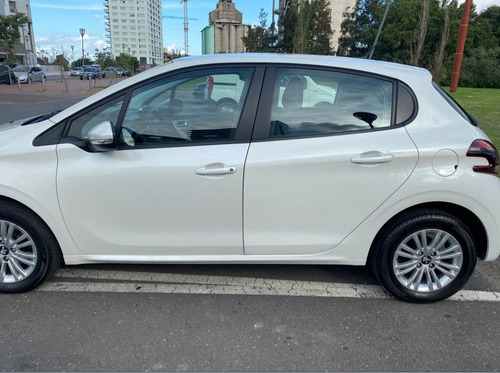 Peugeot 208 Allure 1.6 Triptronic 6