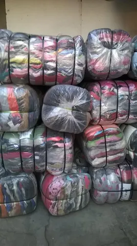 Compra de pacas de ropa americana sale