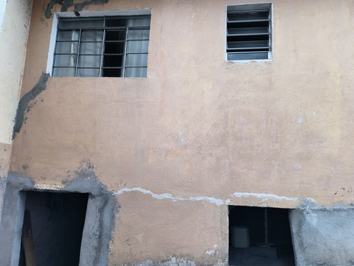 Casa Grande Com 3x Quartos.
