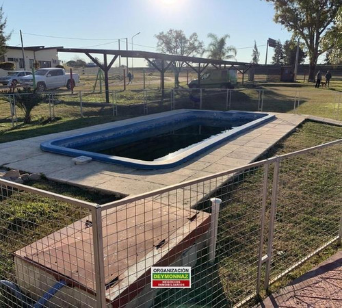 Imagen 17 de 30 de Venta Complejo En Ingreso A Colón - Piscina.