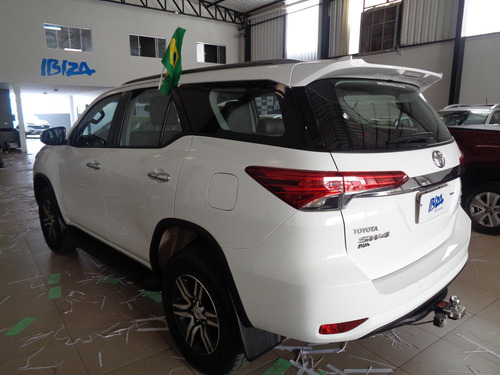 Imagem 12 de 15 de Toyota Hilux Sw4 2.7 Flex Srv 4x2 Aut. 7 Lugares