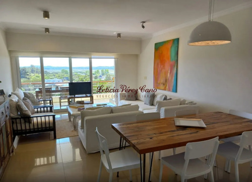 Venta Apartamento 3 Dormitorios En Playa Mansa, Complejo Veramansa