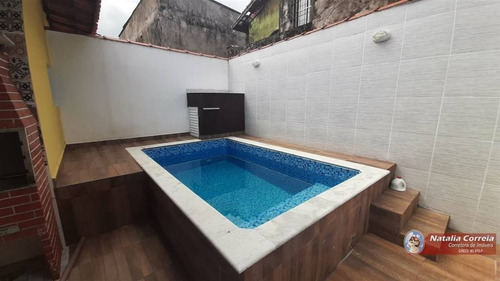 Imagem 2 de 13 de Casa Com Piscina No Litoral