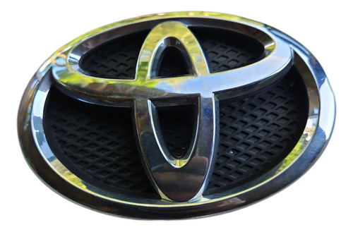 Emblema Parrilla Frontal Toyota Yaris