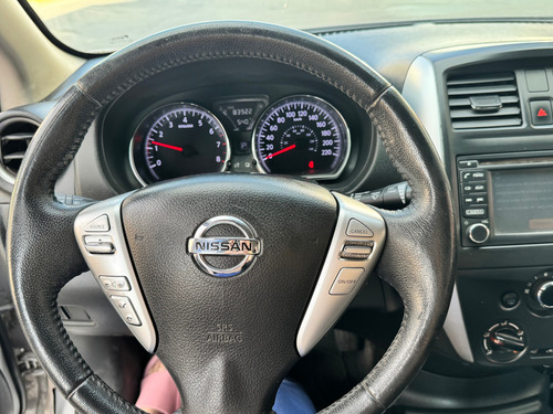 Nissan Versa 1.6 Exclusive Navi At