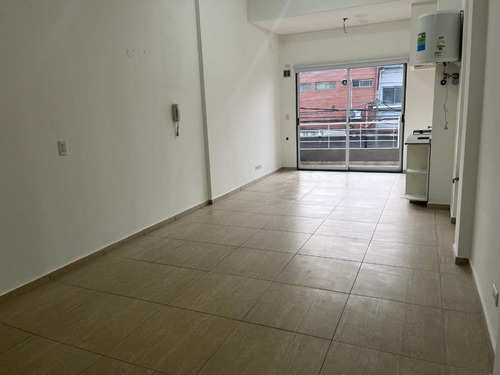Venta Caseros Amplio Monoambiente Bajas Expensas