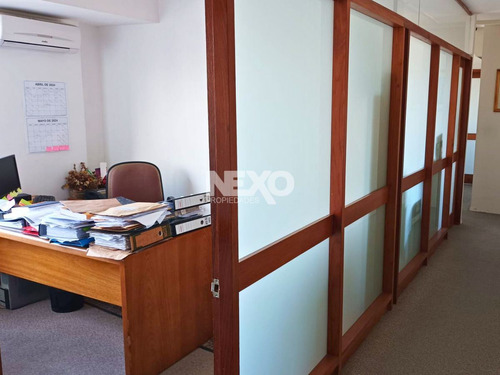 Venta Espectacular Oficina Ciudad Vieja C/vista Al Puerto