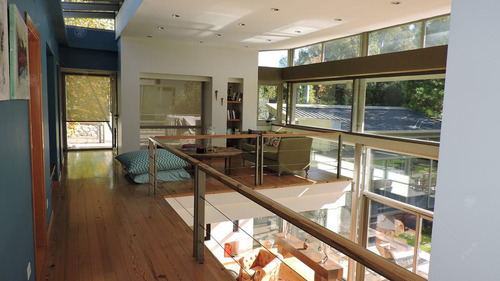 Casa En Venta De 3 Pisos Sobre Dos Lotes Con Fondo A Golf En Abril Club De Campo - Apto Credito