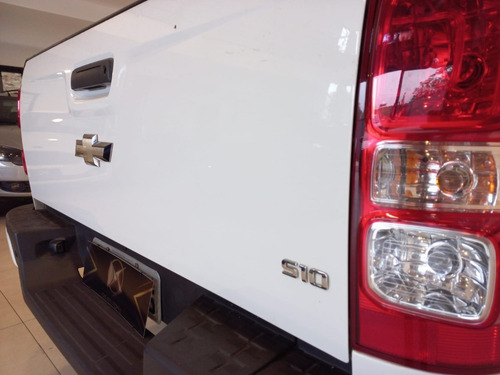Imagem 7 de 19 de Chevrolet S10 2014 2.4 Ls Cab. Dupla 4x2 Flex 4p