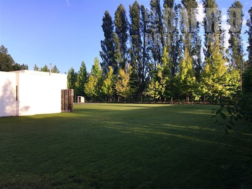 Imagen 2 de 16 de Casa En Venta De 4 Dormitorios En Colina