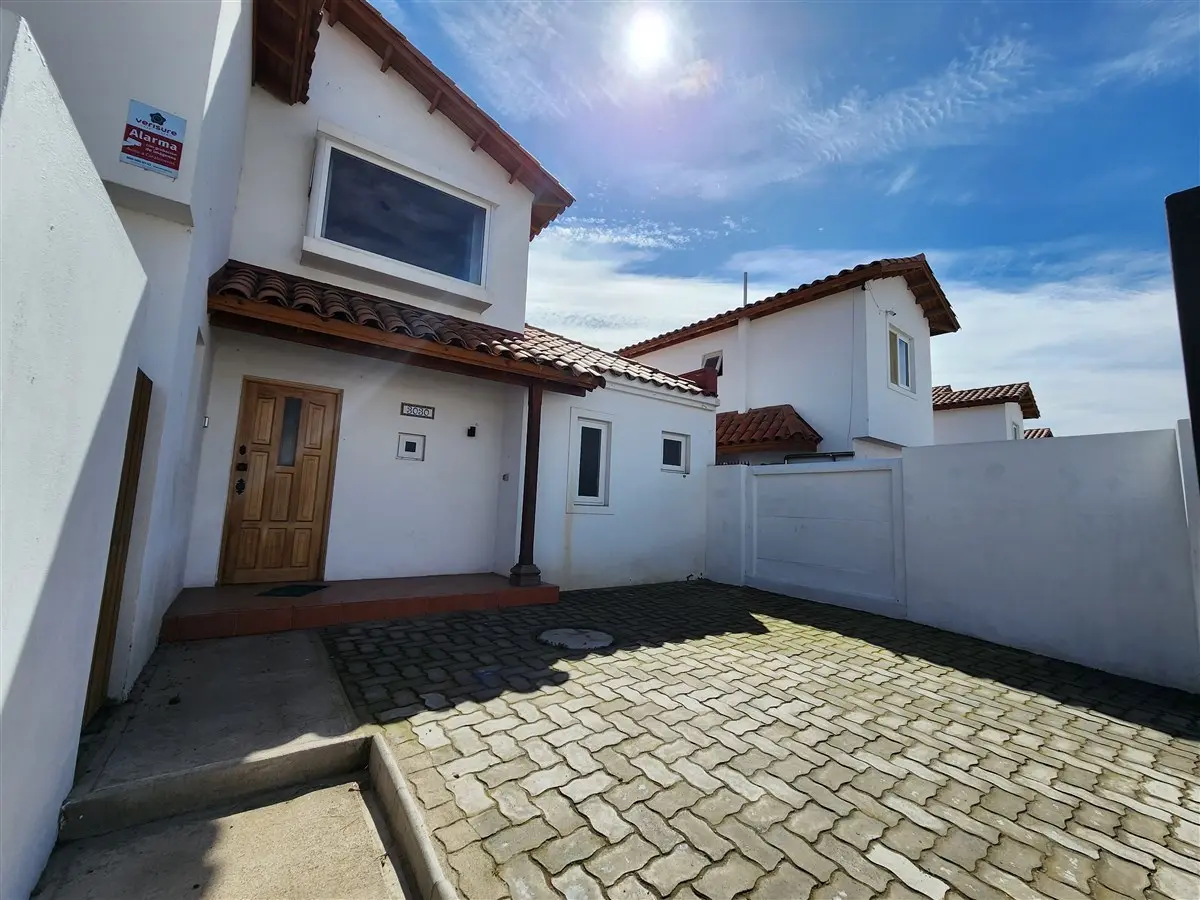 Imagen 1 de 13 de Casa En Venta De 4 Dorm. En Coquimbo