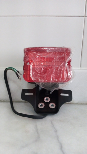 Imagen 3 de 4 de Faro Trasero Stop Con Base Moto Jaguar / Md /bera/socialista