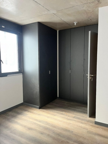Venta Apartamento 2 Dormitorios Con Garaje Y Terraza En Pocitos