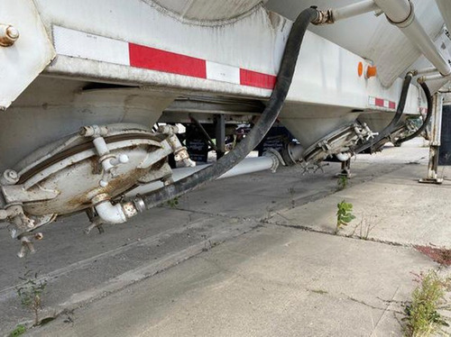 Imagen 6 de 8 de Remolque Pipa Para Cemento Fruehauf 32,000 Kg, Tanque Pres