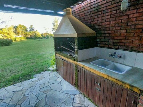 Venta De Casa 4 Dormitorios En Camino Lussich, Punta Ballena