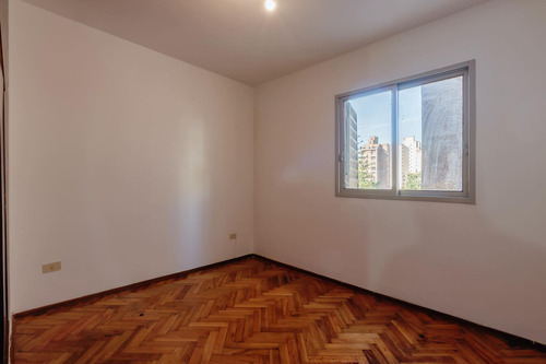 Departamento De Dos Dormitorios + Cochera En Barrio Martin