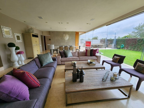 Imagen 2 de 19 de Moderna Casa En Venta En Condominio, Jardines Del Pedregal