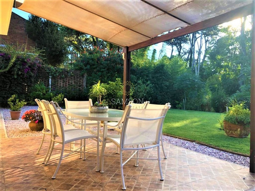 Venta Casa De 3 Dormitorios Con Jardín San Rafael, Punta Del Este.- Ref: 13