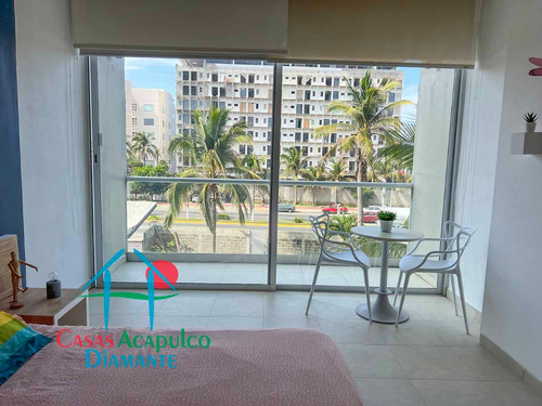 Cad Aura A 006. Balcón Con Vista Parcial Al Mar. En Edificio Con Club De Playa