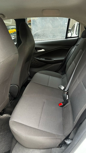 Chevrolet Onix lt