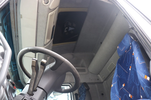 Imagem 8 de 12 de Iveco Cursor 330 4x2 Ano 2010 Com 430 Mil Km