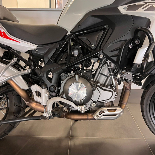 Imagen 9 de 18 de Benelli Trk 502 X Usada Impecable