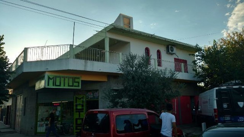 Local En Venta En Isidro Casanova
