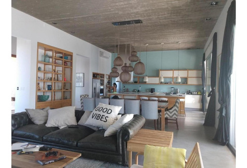 Venta Casa El Cantón Barrio Islas