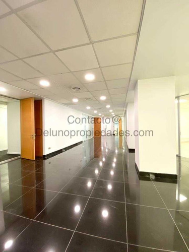 Arriendo Luminosa Y Remodelada Oficina, Metro Los Leones...