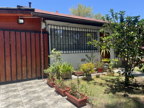 Casa En Venta De 3 Dorm. En La Florida