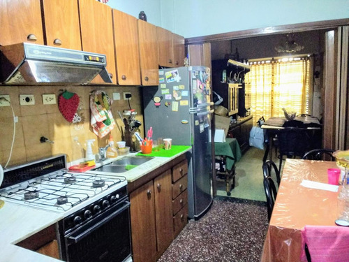 Vendo Casa Con Lote Grande Para Contruir Y Galpon Grande Para Oficio