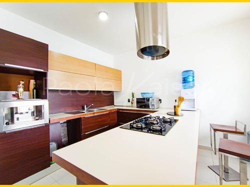 Imagen 3 de 25 de Casa En Venta, 8 Dormitorios Con Piscina, Zona Roca Y Coronado