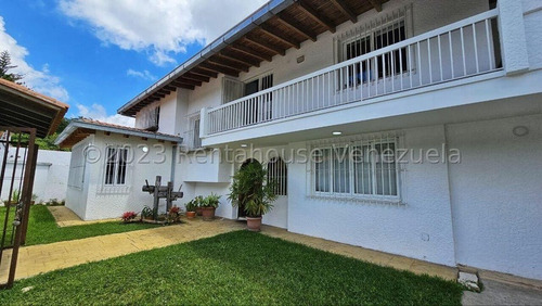 Casa En Venta En La Trinidad Remodelada En Calle Cerrada 25-5053 Jc