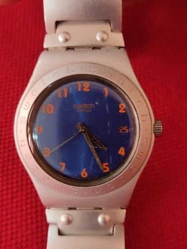 Reloj Pulsera Hombre, Swatch De Aluminio, Color Plateado.