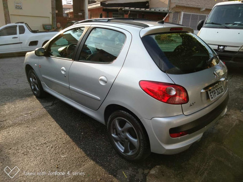 Peugeot 207 2011 1.4 Quiksilver Flex 5p