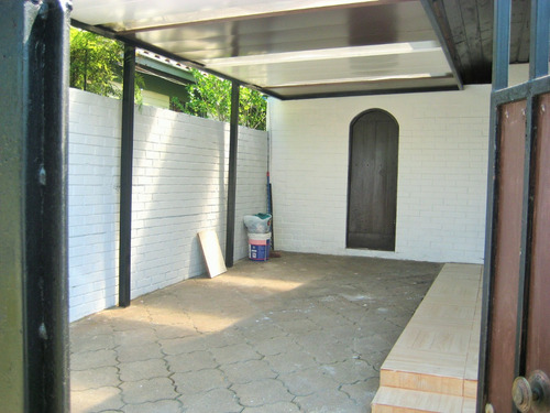 Casa En Primo De Rivera, Metro Santiago De Bueras